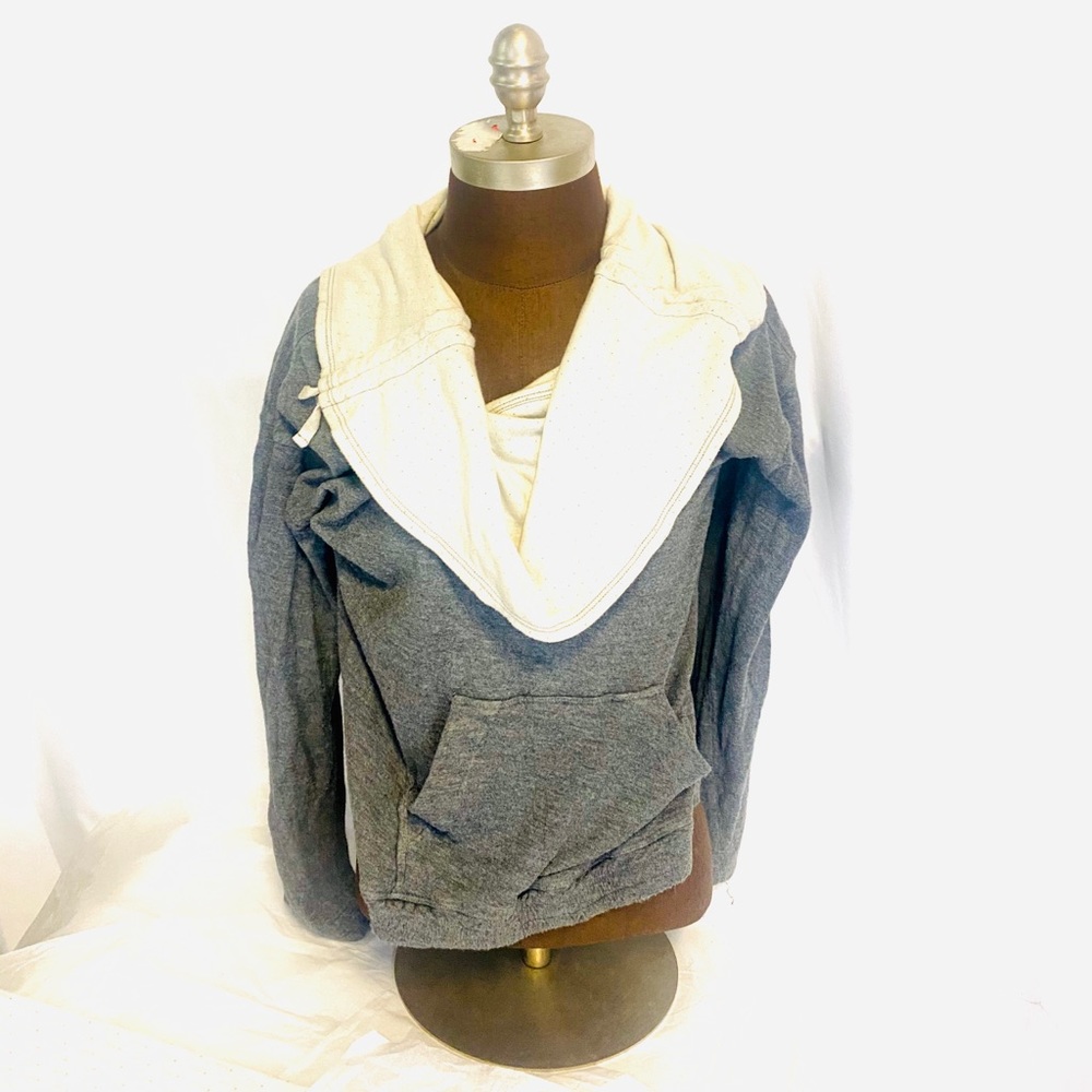 Gypsy05 womens cowl neck sweater gray/beige small